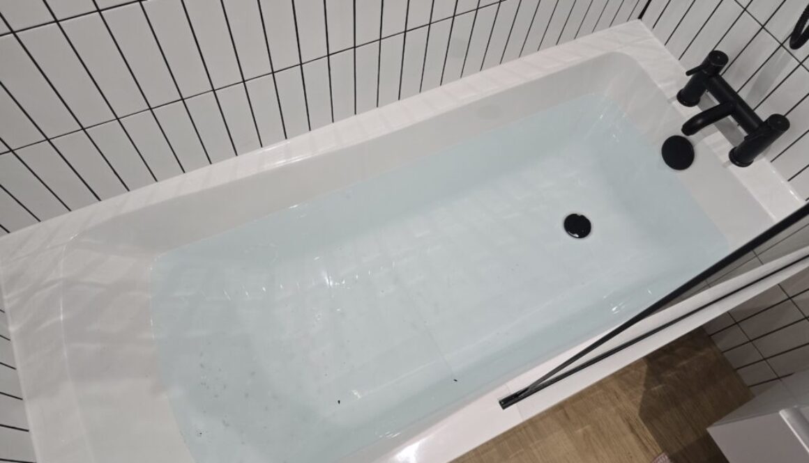 Can Mouldy Silicone Be Cleaned or Should It Be Replaced?