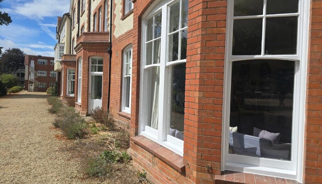 How much does mastic sealing cost in uk